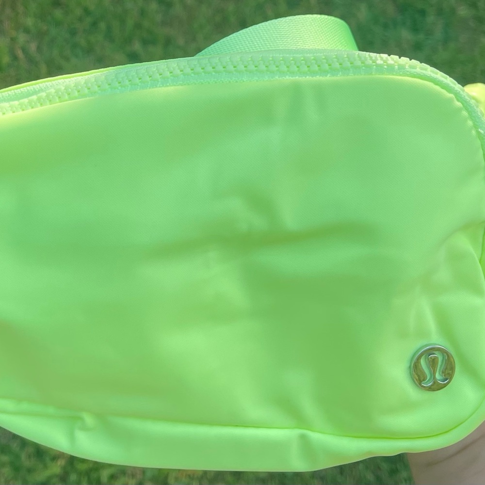 NWT Lululemon Faded Zap Everywhere Belt Bag